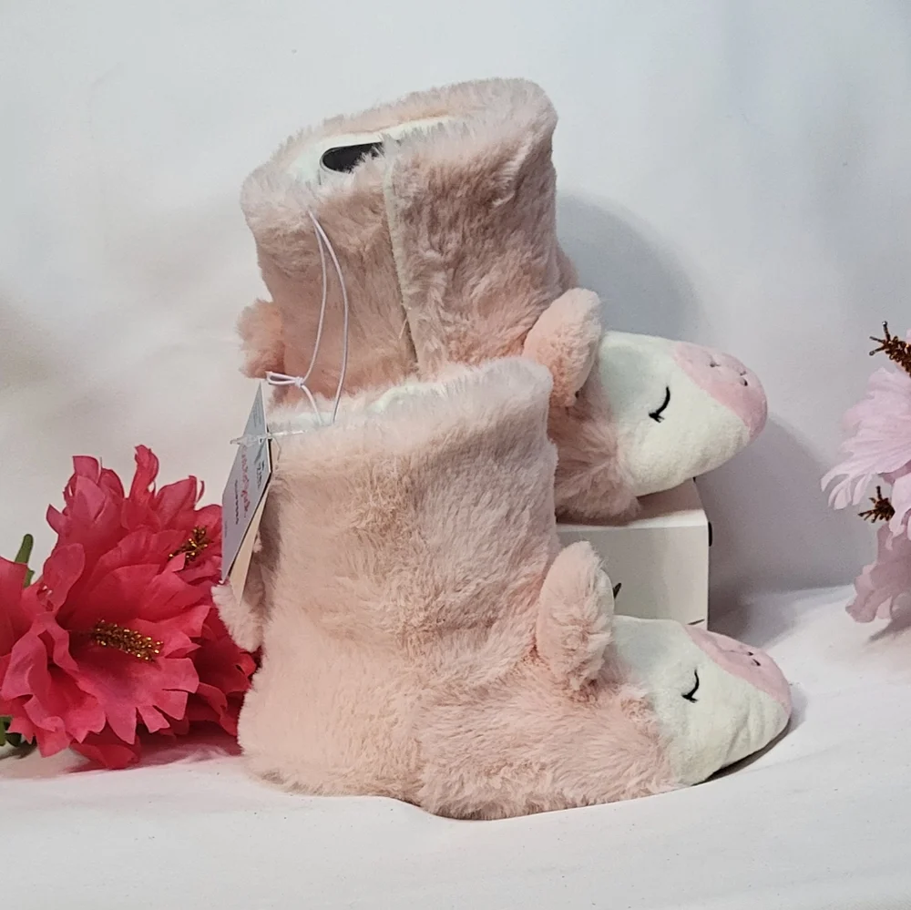 Cat & Jack Girls NWT Light Pink Llama Faux Fur Slipper Booties Sz Medium (7/8)